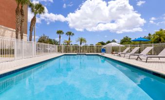 Holiday Inn Express & Suites Fort Pierce West