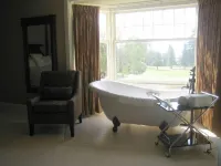 Crown Mansion Boutique Hotel & Villas - Hot Tub