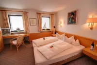 Hotel Adler Garni Hotels in Mittelberg