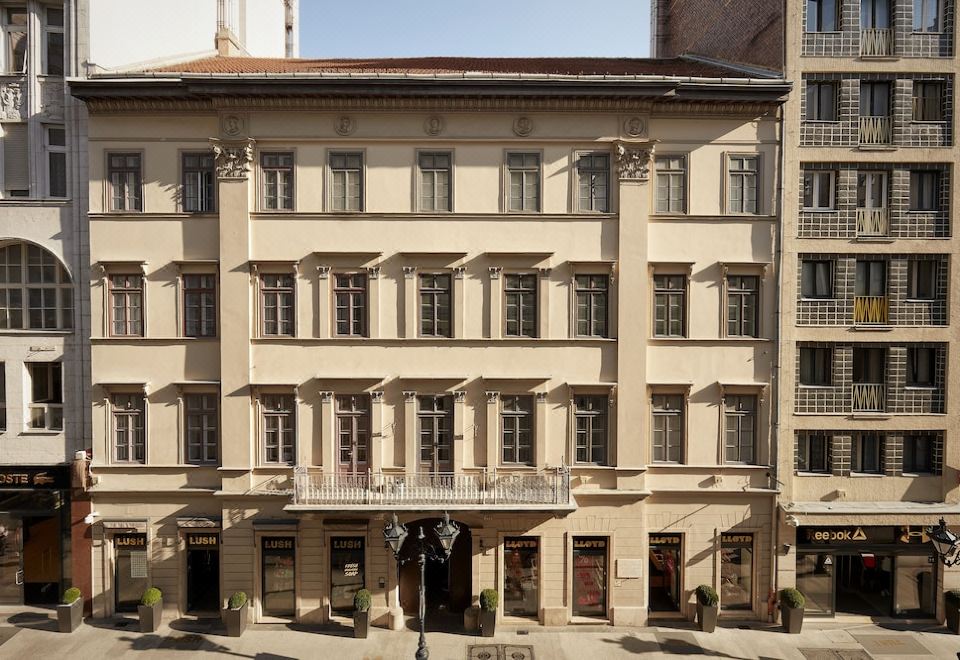 더 리츠칼튼, 부다페스트의 고급스러운 호텔 로비