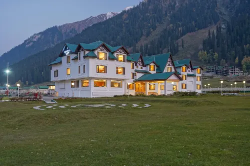 Country Inn and Suites by Radisson, Sonamarg Hotel di Ganderbal