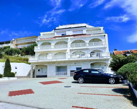 SmartStay Johnny Hotels in Podstrana