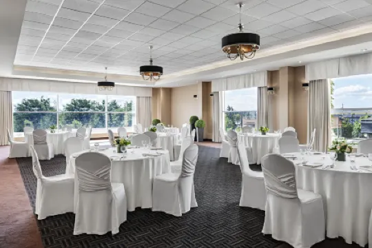 Four Points by Sheraton London Отели в г. Лондон