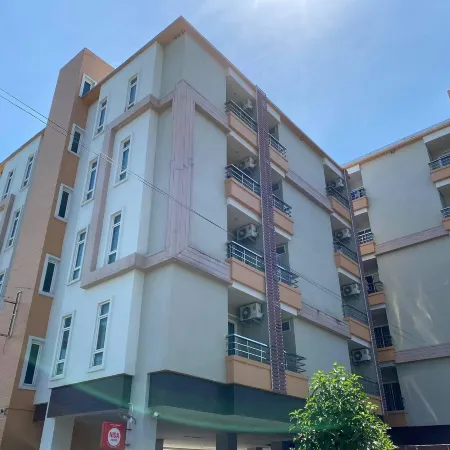Able Resident Hat Yai Отели рядом с достопримечательностью «Thuad Saksit Khuandindam Trai Mongkol»