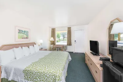 Days Inn by Wyndham Deming Отели рядом с достопримечательностью «Суперцентр Уолмарт»