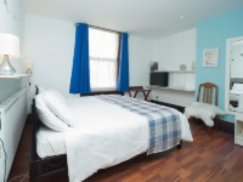 Breeze Guest House Hotels in Bootle