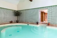 Hôtel & Spa du Domaine des Thômeaux the Originals Relais - Pool