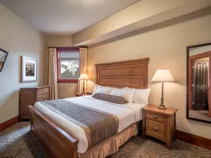 Blackstone Mountain Lodge by Clique