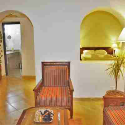 Rohanou Beach Resort Rooms