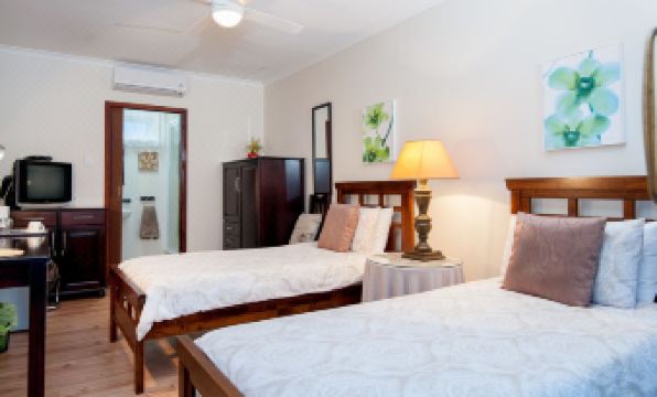 The Brother's Guest House - Housity