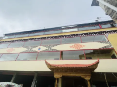 Tagong Grassland Tuoma Homestay