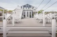 Stones Throw Hotels in Cape Neddick