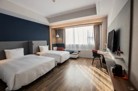 Holiday Inn Express Xi'an Bell Tower Отели рядом с достопримечательностью «Yong Ning Gate»