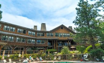Sun Mountain Lodge