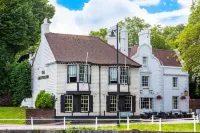 Greyhound Hotel Hotel dekat Old Coulsdon Congregational Church