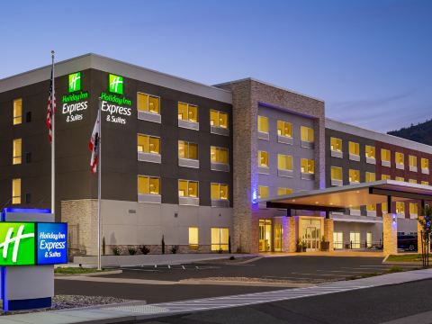 Holiday Inn Express & Suites Ukiah