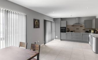 Impeccable 1-Bed Apartment in Ebbw Vale, Wales