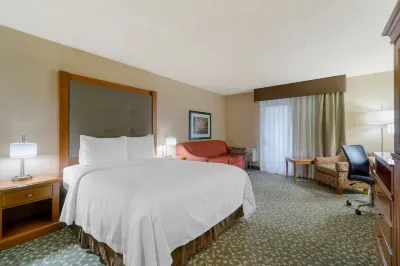 Best Western Plus Oak Harbor Hotel  Conference Center Hotel dekat PBY-Naval Air Museum