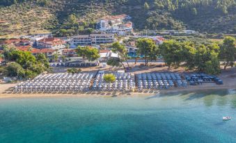 Lagomandra Beach Hotel