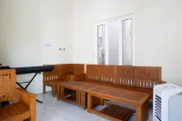 RedDoorz @ Jalan Raya Kaliwungu Selatan Kendal Hotel a Kendal