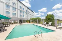 Wingate by Wyndham Savannah/Pooler