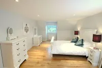 BCC Loch Ness Cottages - Mountain view