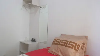 Apt Tanglin 2Br Griya Gailen 1 Atas Pakuwon Mall Makam Sayyid Nidhomuddin Bin Hajji 주변 호텔