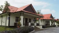 Lotus Seaview Beach Resort, Pengerang Các khách sạn gần Kamat Buddist Temple