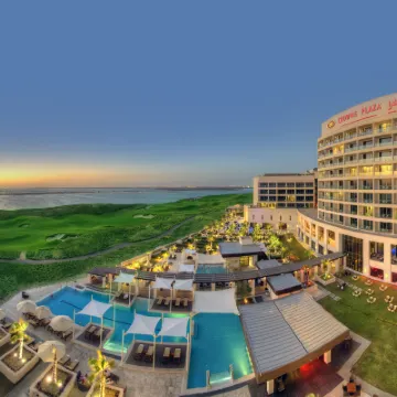 Crowne Plaza ABU DHABI - YAS ISLAND by IHG Hotels near Ferrari World Yas Island, Abu Dhabi