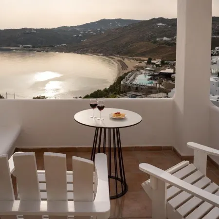 Cova Mykonos Suites