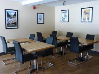Auberge du Lac Malcom Hotels in Sayabec