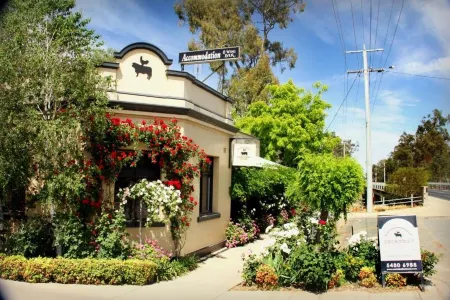 CocknBull Boutique Hotel Echuca Отели в г. Эчука