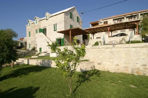 Villa Bonaca Perfect Location for a Holiday with Friends or Family, Heated Pool