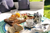 Moon Gate Villa - petit déjeuner