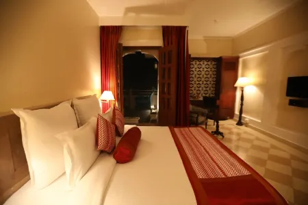 Guleria Kothi at Ganges Отели рядом с достопримечательностью «Маникарника»