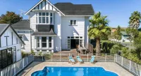 Cedar House - Pools