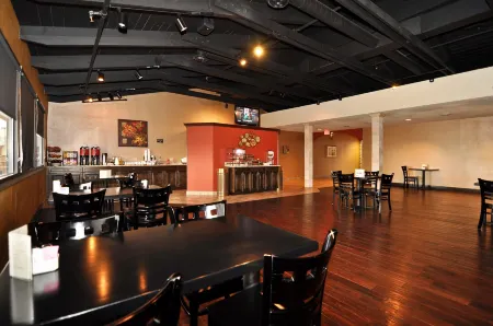 Best Western Plus Raton Hotel