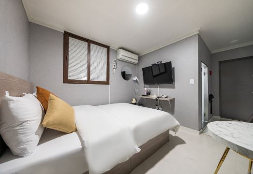 파주 휴모텔 입구