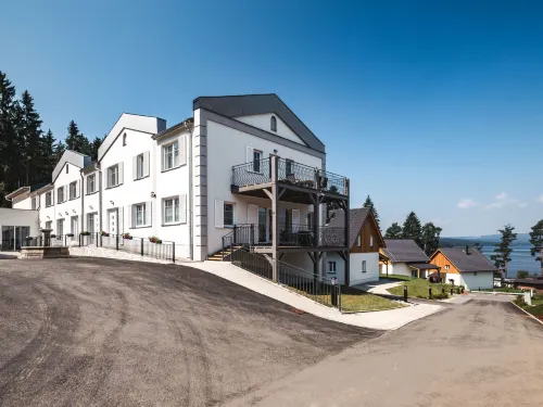 Lakeside Village 6 - Parkplatz