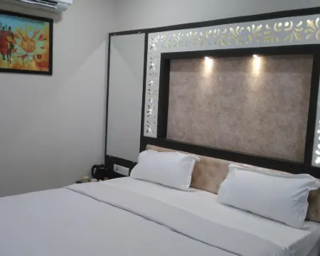 Sun n Star Hotel di Satna