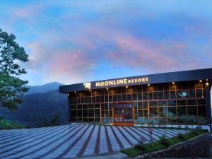 Moonline Resort