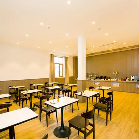 HanTing Hotel (Changchun Hongqi Street This Hill Hotel)