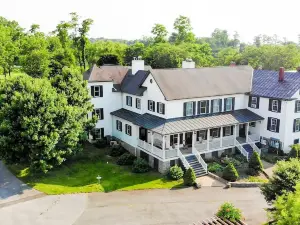 The Manor at Airmont
