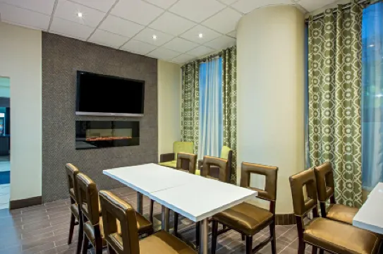 Quality Inn & Suites Regina Downtown