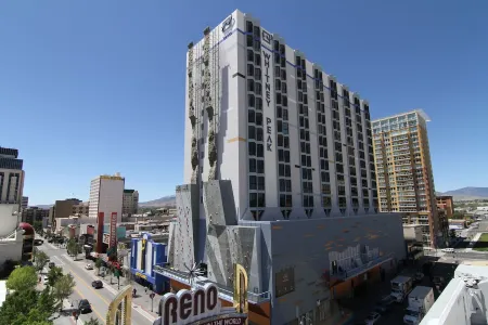 Whitney Peak Hotel Reno, Tapestry Collection by Hilton