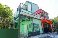 OYO 1183 Kalimaya Residence Syariah Kauman regency kristal 2 / 85 주변 호텔