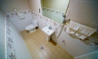 Jeonju Ggumgguneunnalgae Guesthouse