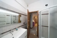 Lia Rooms 3