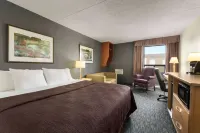 Travelodge by Wyndham Edmonton West