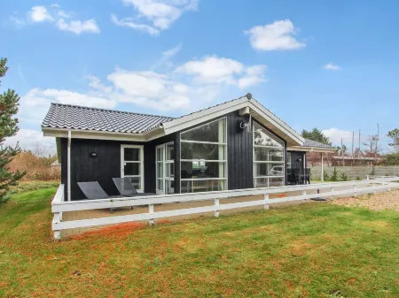 "Nani" - 900m from the Sea